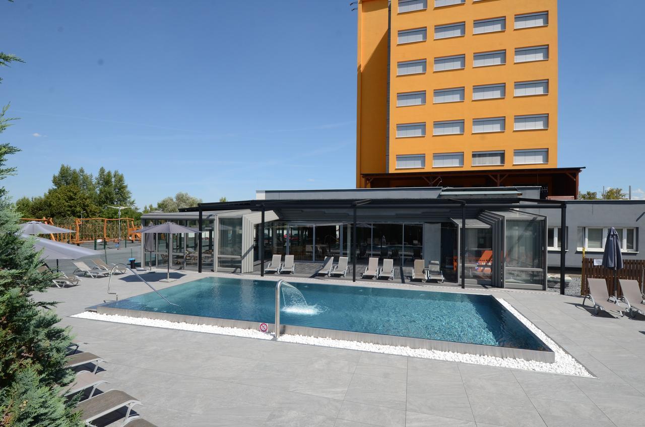 Hotel Aura Design & Garden Pool Prag Eksteriør billede